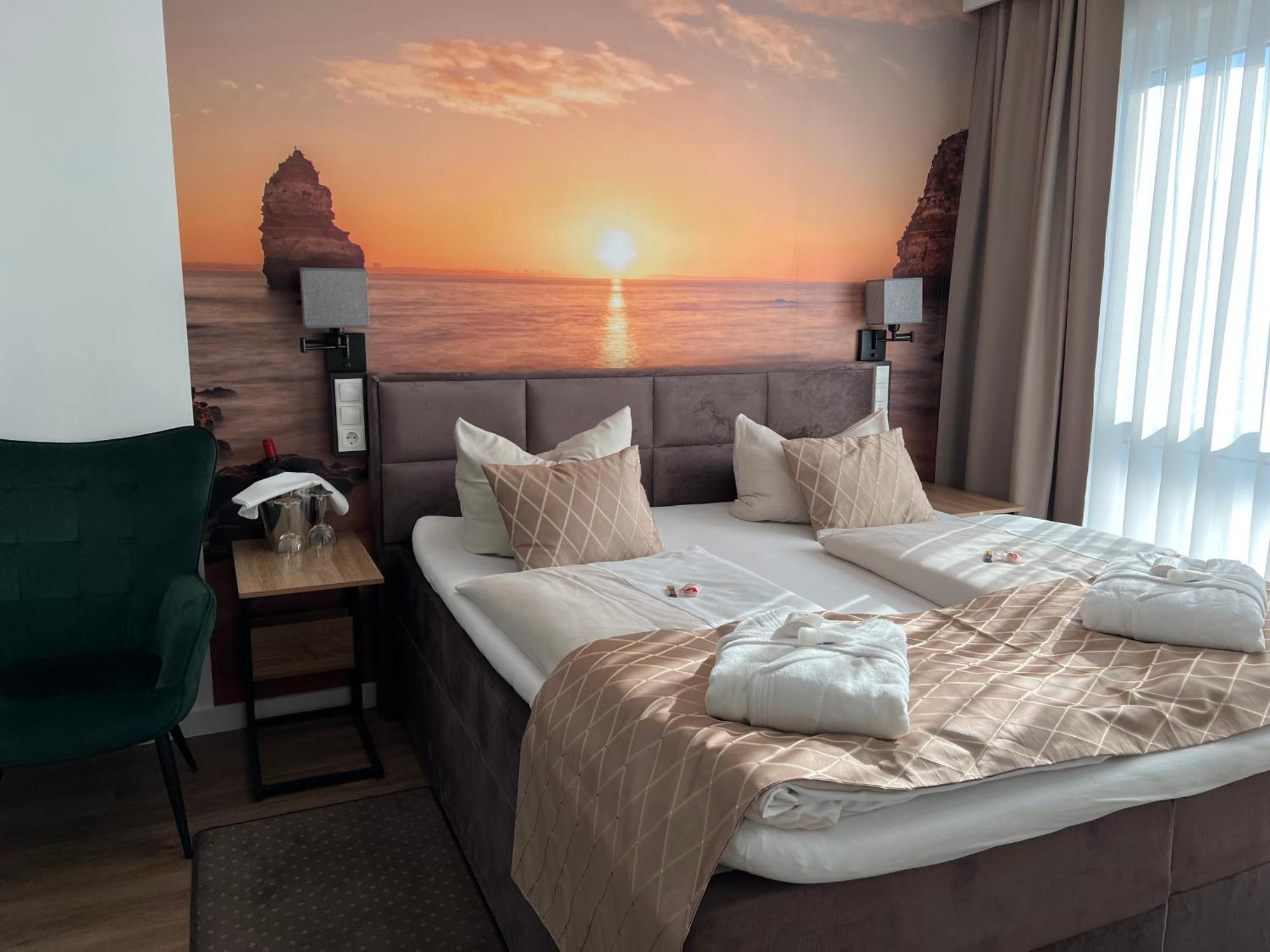Hotel Ammerlaender Hof Westerstede Esterno foto
